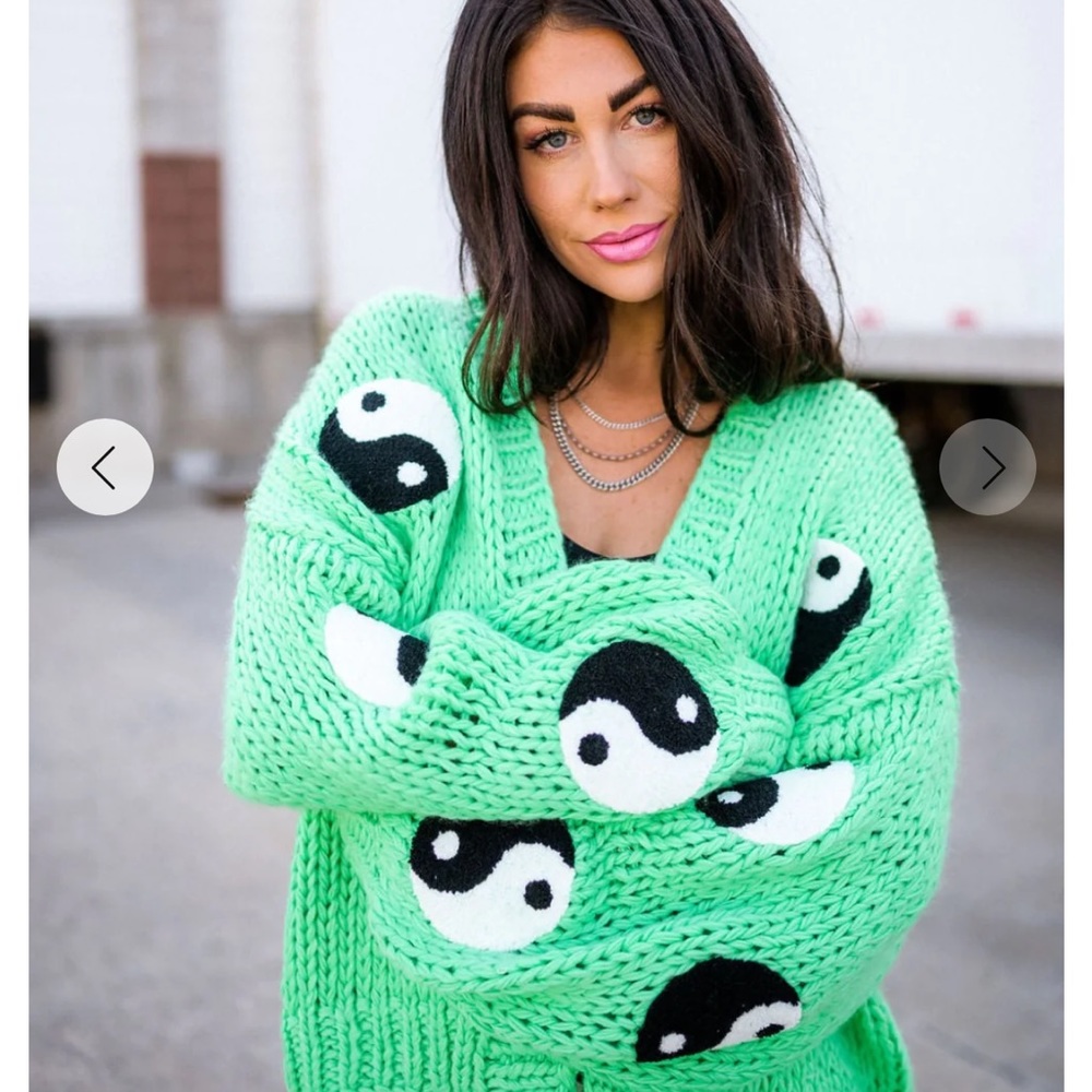 Chunky hand knit sweater!Worn once.Perfect condition just not my style anymore.